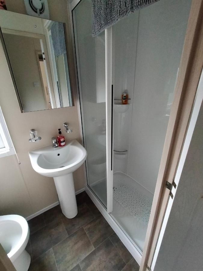 Slieve Croob Cosy Caravan Finnis Екстер'єр фото